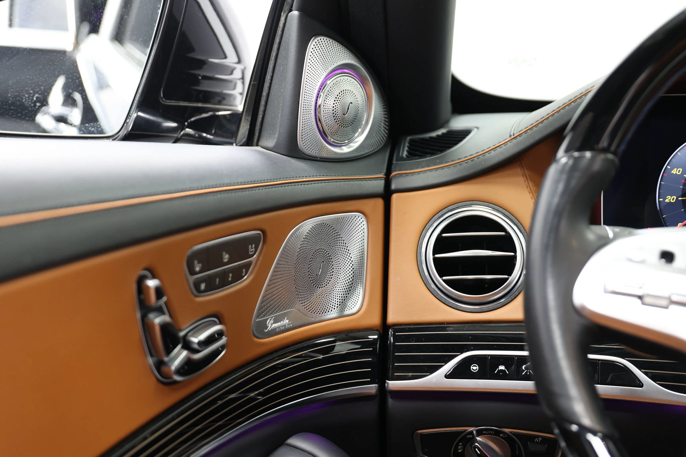 Used 2019 Mercedes-Benz Maybach S 560 4MATIC image 35