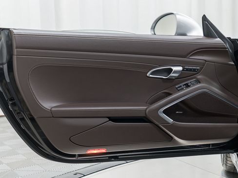 Certified 2019 Porsche 911 Targa 4 GTS image 13