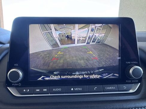 Used 2023 Nissan Rogue SV image 21