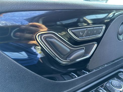 Used 2022 Lincoln Aviator Reserve image 18