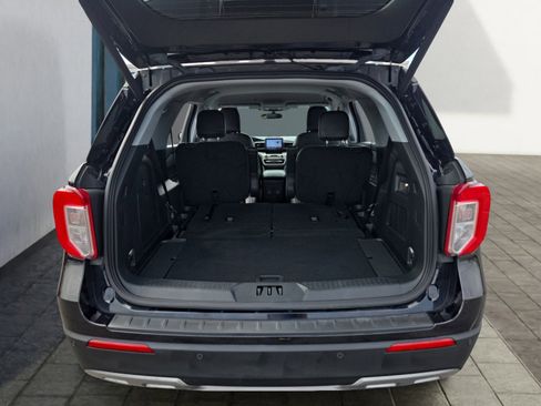 Used 2023 Ford Explorer XLT w/ Equipment Group 202A image 25