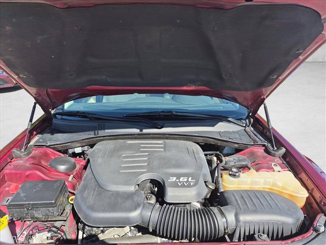Used 2018 Chrysler 300 Limited RWD image 22