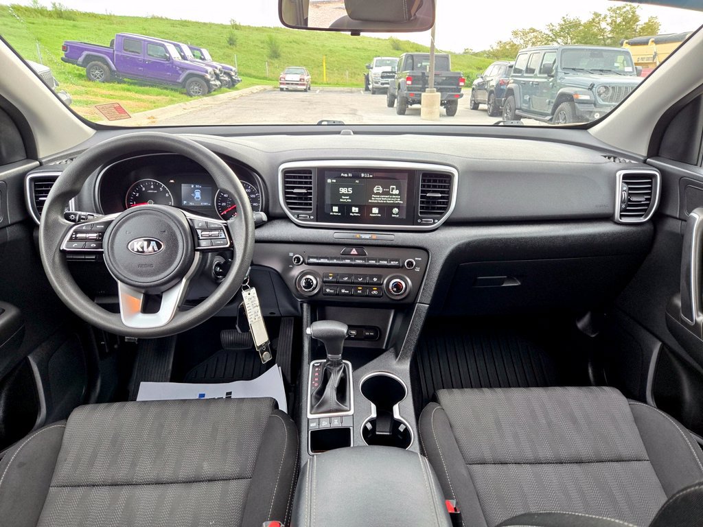Used 2021 Kia Sportage LX AWD/4WD image 16