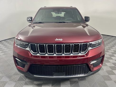 Certified 2025 Jeep Grand Cherokee Laredo image 9