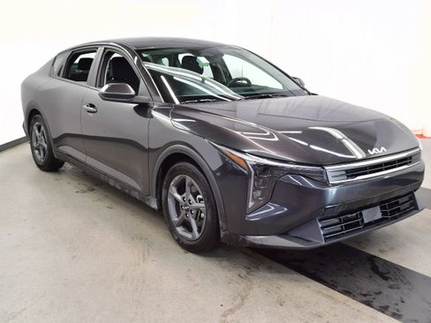 Used 2025 Kia K4 FWD image 2
