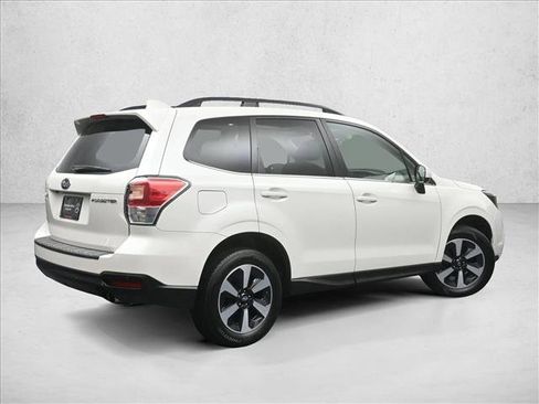 Used 2018 Subaru Forester 2.5i Limited AWD/4WD image 2