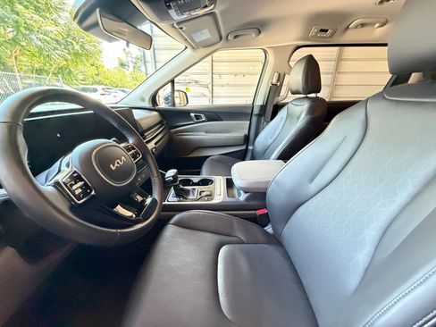 Used 2026 Kia Carnival FWD image 27