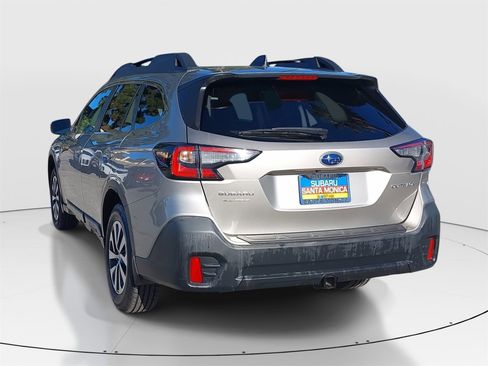 Used 2020 Subaru Outback Premium image 5