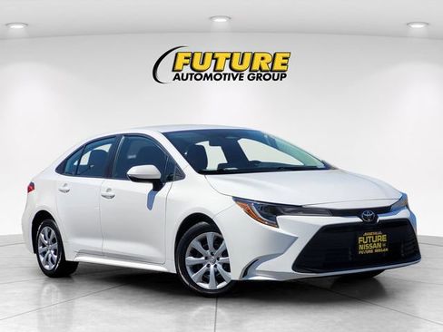Used 2023 Toyota Corolla LE FWD image 1