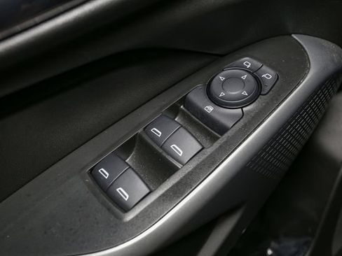 Used 2025 Chevrolet Trax LS w/ LS Convenience Package FWD image 32