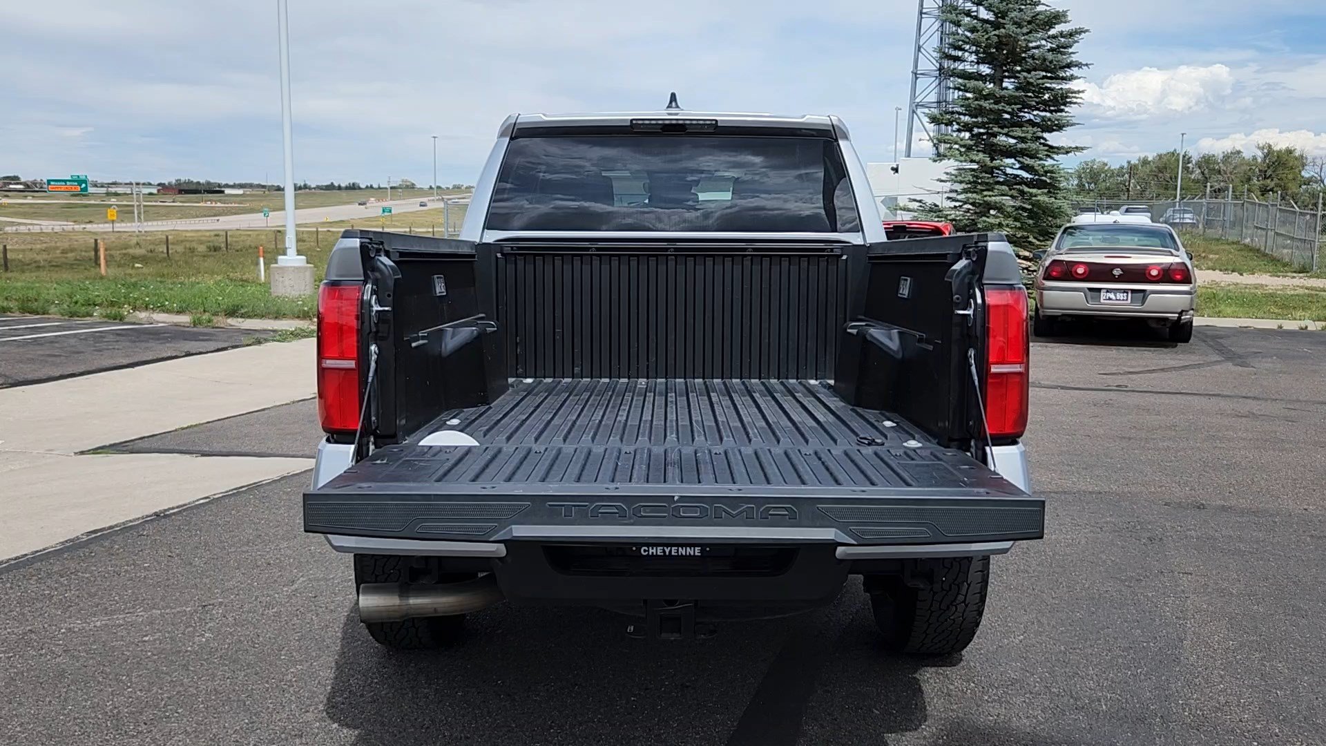 Used 2024 Toyota Tacoma TRD Off-Road AWD/4WD image 17