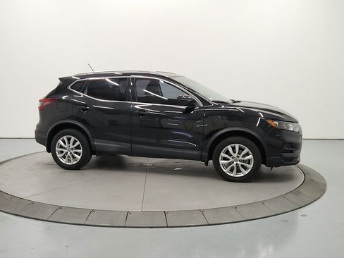Used 2020 Nissan Rogue Sport SV FWD image 9