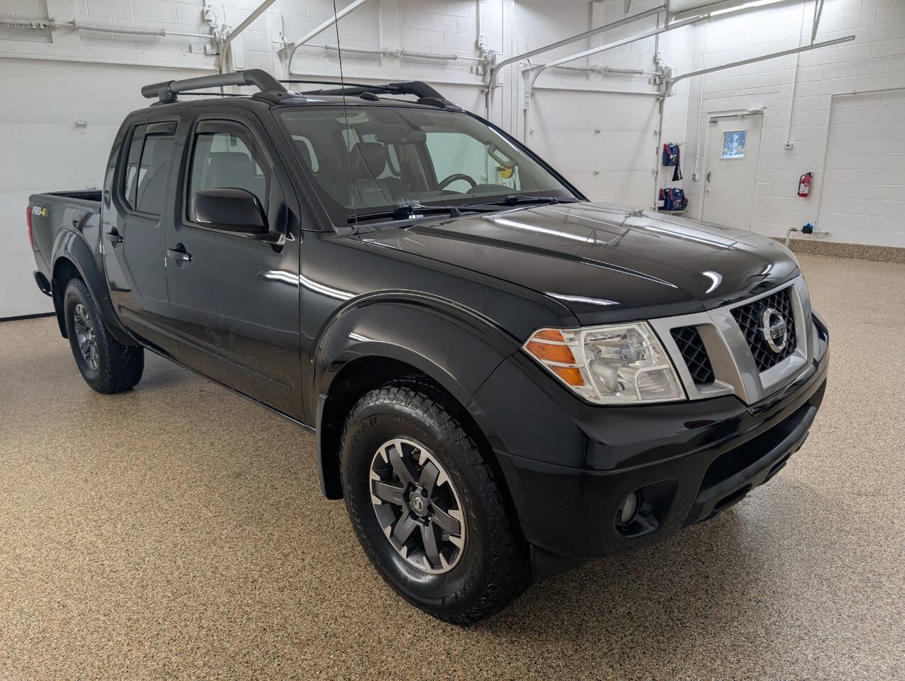 Used 2015 Nissan Frontier PRO-4X AWD/4WD image 5