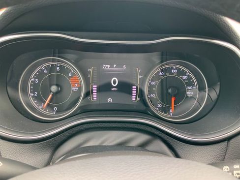 Used 2020 Jeep Cherokee Latitude Plus AWD/4WD image 21