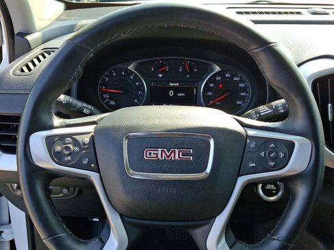 Used 2024 GMC Terrain SLT AWD/4WD image 19
