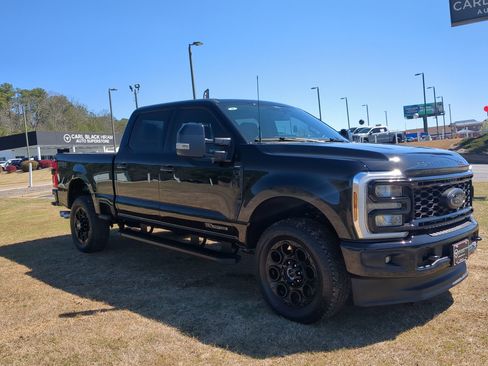 Used 2025 Ford F350 Lariat w/ Black Appearance Package image 3
