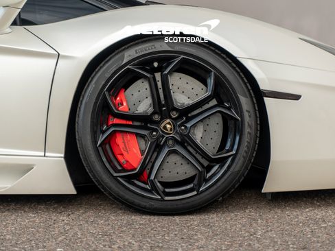 Used 2015 Lamborghini Aventador LP 700-4 image 35