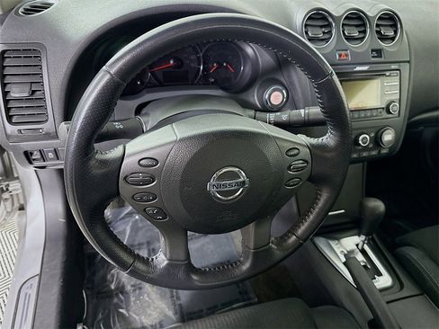 Used 2013 Nissan Altima 2.5 S w/ Premium Pkg image 3