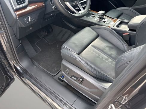 Used 2018 Audi Q5 2.0T Premium Plus w/ Premium Plus Package image 23