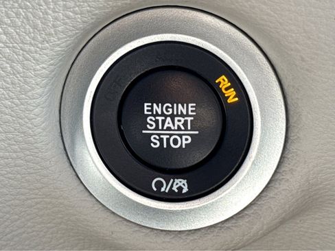 Used 2017 Chrysler Pacifica Limited image 21