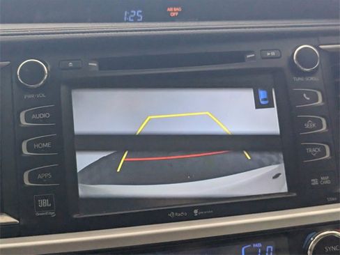 Used 2015 Toyota Highlander Limited image 21