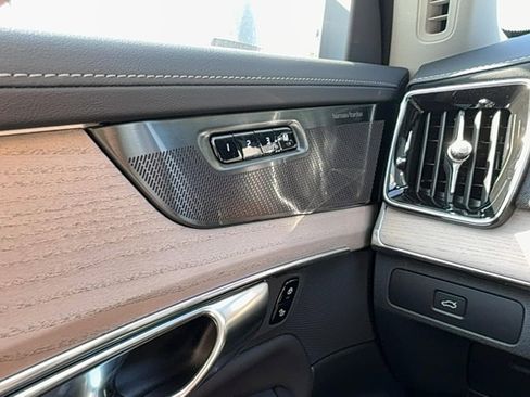 New 2026 Volvo XC90 B5 Plus image 19