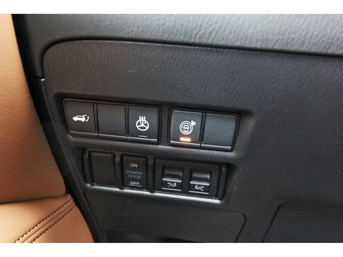 Used 2024 INFINITI QX80 Sensory AWD/4WD image 23