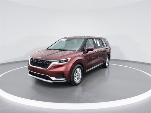 Used 2024 Kia Carnival LX image 4