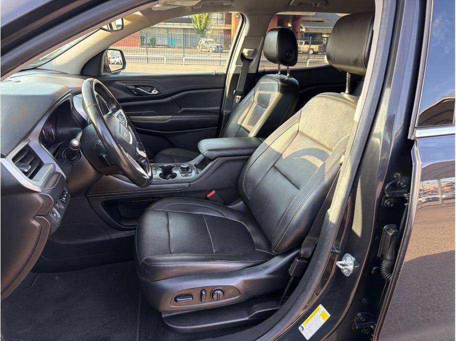Used 2020 GMC Acadia SLT w/ Driver Alert Package II FWD image 7