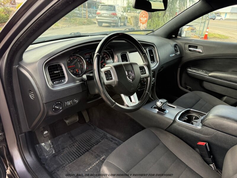 Used 2013 Dodge Charger SXT RWD image 10