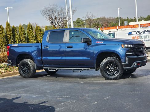 Used 2021 Chevrolet Silverado 1500 LT Trail Boss w/ Convenience Package II image 3