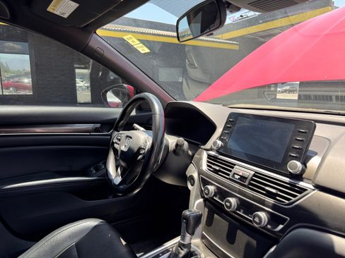 Used 2018 Honda Accord Sport image 21