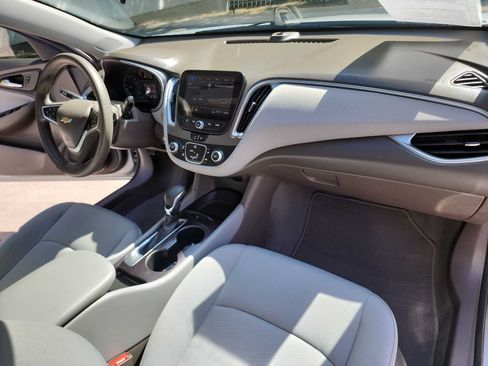 Used 2022 Chevrolet Malibu LS FWD image 35