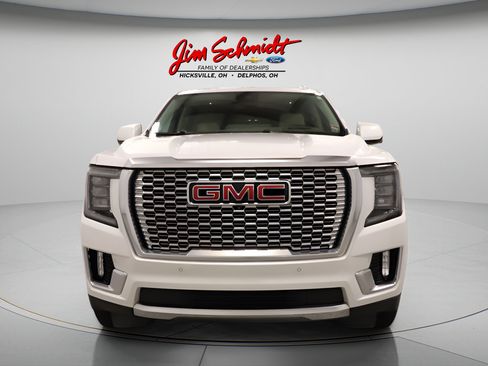 Used 2023 GMC Yukon XL Denali AWD/4WD image 3