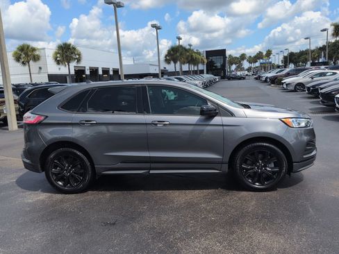 Used 2022 Ford Edge SE w/ Black Appearance Package AWD/4WD image 3