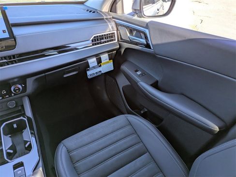 New 2026 Mitsubishi Outlander SE image 18