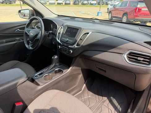 Used 2020 Chevrolet Equinox LT w/ Driver Convenience Package FWD image 30