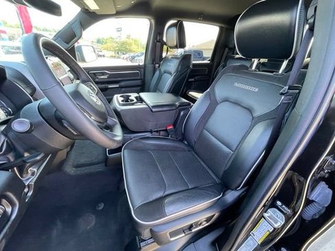 Used 2025 RAM 1500 Laramie AWD/4WD image 11