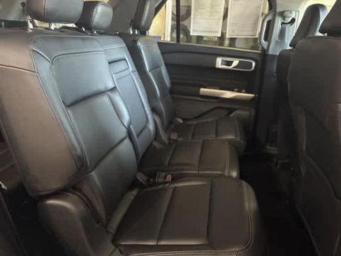 Used 2022 Ford Explorer XLT w/ Equipment Group 202A image 32