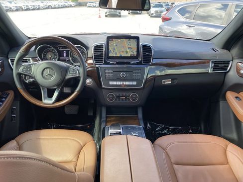 Used 2017 Mercedes-Benz GLS 450 4MATIC image 2