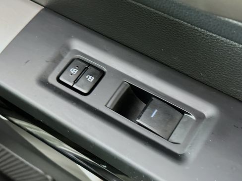 Used 2025 Toyota Tundra Limited AWD/4WD image 29