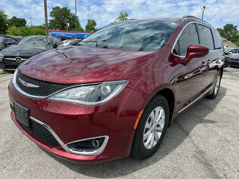Used 2017 Chrysler Pacifica Touring-L FWD image 27