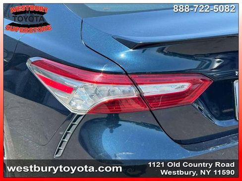 Used 2018 Toyota Camry XSE FWD image 14