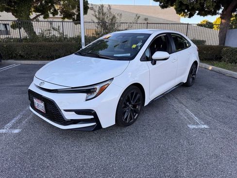 Used 2024 Toyota Corolla SE image 4