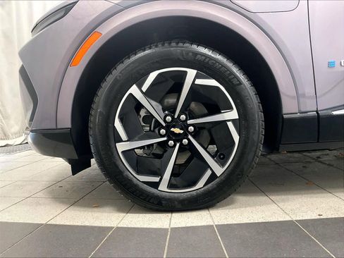 Used 2025 Chevrolet Equinox EV LT image 7