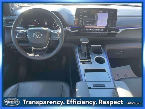 Certified 2024 Toyota Sienna XSE image 14