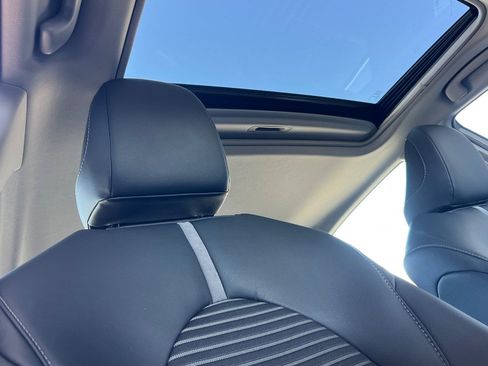 Used 2018 Toyota Camry SE w/ Audio Package image 16