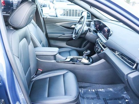 Used 2025 Buick Envista Sport Touring w/ Convenience I Package FWD image 18