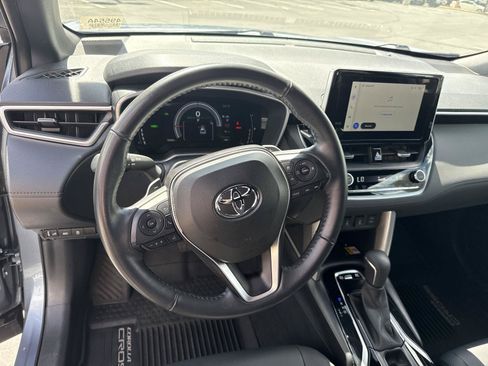 Used 2023 Toyota Corolla Cross AWD Hybrid w/ Convenience Package image 12
