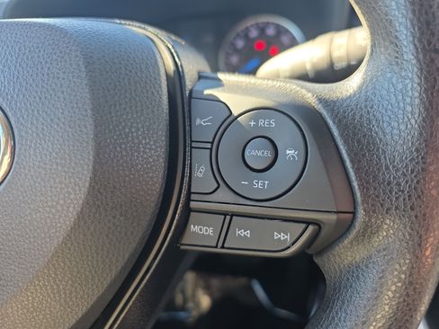 Used 2021 Toyota RAV4 XLE w/ Convenience Package image 33